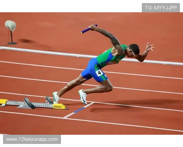 100米比赛精彩瞬间：速度与激情的完美结合图片集